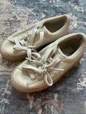 Puma Suede sneakers color beige size 10.5 girls